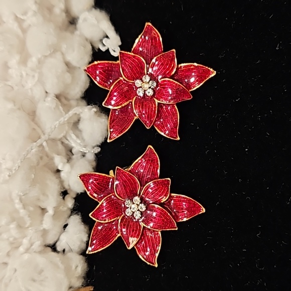 Vintage Poinsettia Earrings - Picture 9 of 9